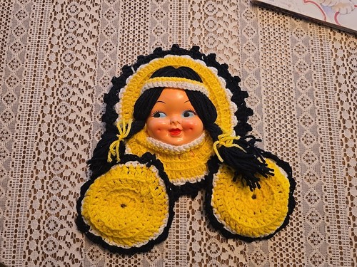 Vintage doll face - face, crochet