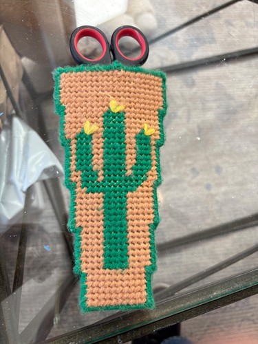 Vintage cactus hand crocheted - hand,